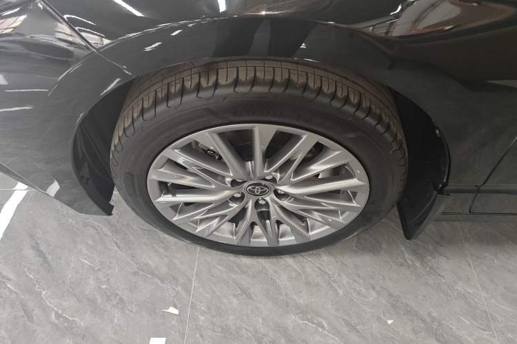 Used Toyota Avalon 2024 Dual-Engine 2.5L XLE Premium Edition
