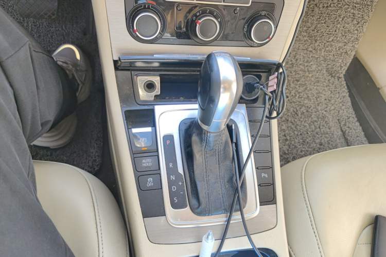 Used Volkswagen Magotan 2013 1.8TSI Premier Model Gear Lever