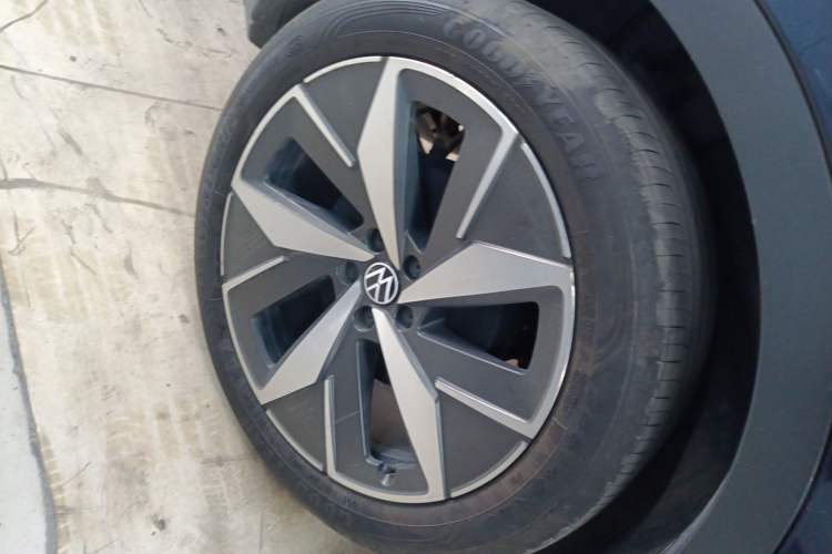 Used Volkswagen ID.4 CROZZ 2021 Long-Range Lite PRO Two-Wheel Drive Version
