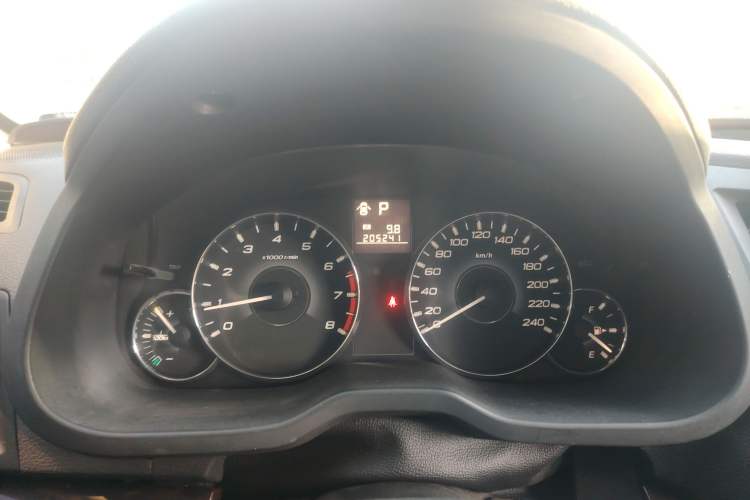 Used Subaru Outback 2011 2.5i Luxury Edition Instrument Cluster