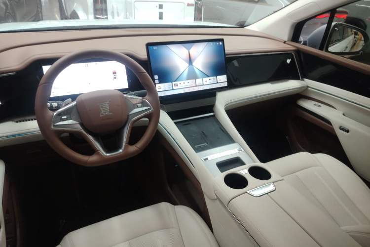 Used BYD Xia 2025 DM-i 1.5T 100km Supreme Edition
