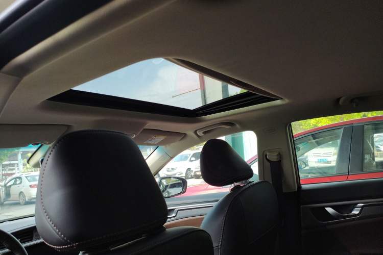 Used Geely Auto Emgrand GL 2018 1.4T DCT Prestige Smart Connectivity Version Headliner