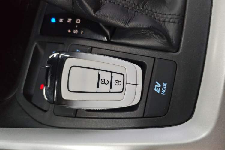 Used Toyota Wildlander 2020 Dual-Engine 2.5L E-CVT Two-Wheel Drive Luxury Edition Interior 1