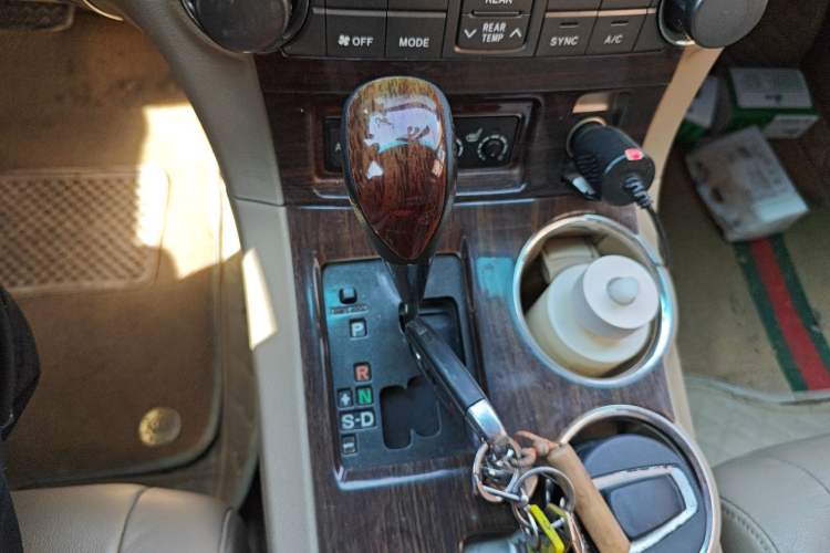 Used Toyota Highlander 2013 2.7L Two-Wheel Drive 7-Seater Zijin Edition Gear Lever