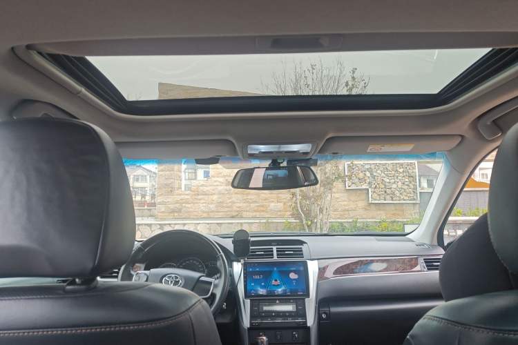 Used Toyota Camry 2016 2.0G 10th Anniversary Leading Edition
