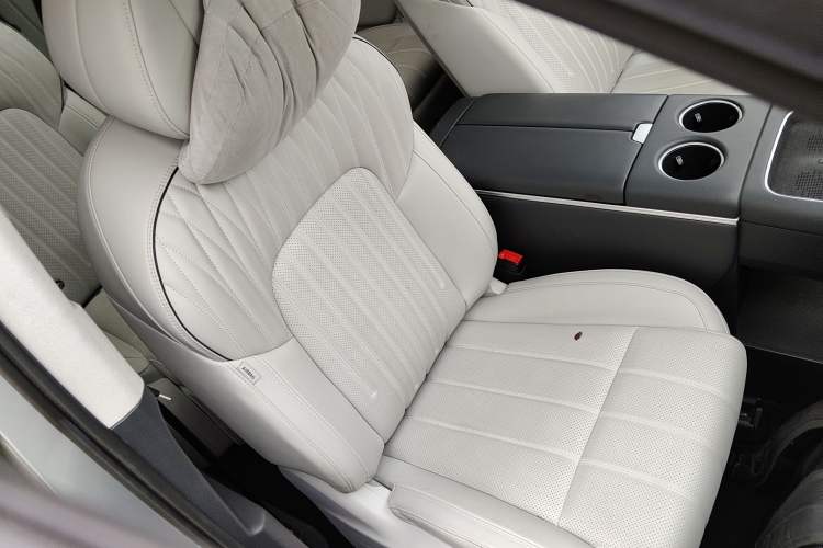 Used VOYAH Dream 2025 PHEV Four-Wheel-Drive Flagship Version – Qiankun Edition Right Front Seat