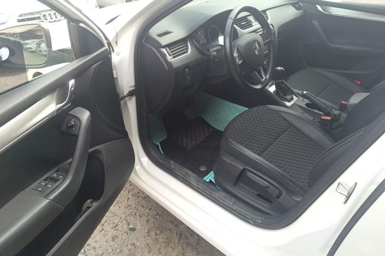 Used Skoda Octavia 2018 1.6L Automatic Luxury Edition
