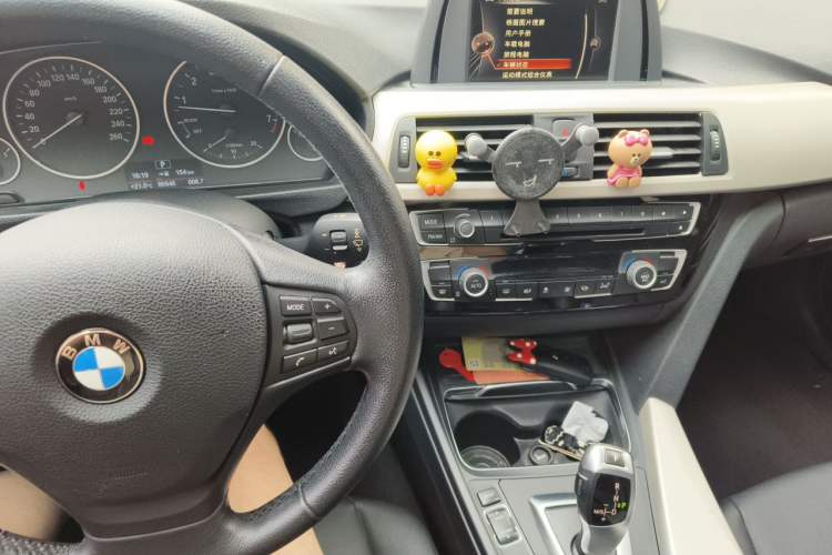 Used BMW 3 Series 2016 316i Fashion Model
