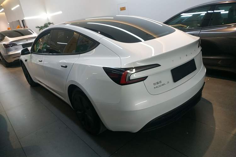 Used Tesla Model 3 2023 Rear-Wheel-Drive Version
