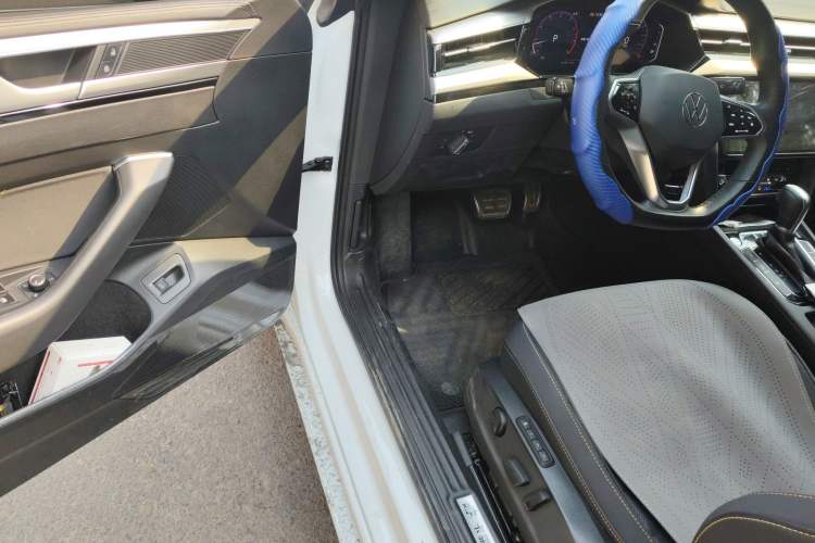 Used Volkswagen FAW-Volkswagen CC 2024 380TSI Striking Edition Driver Seat