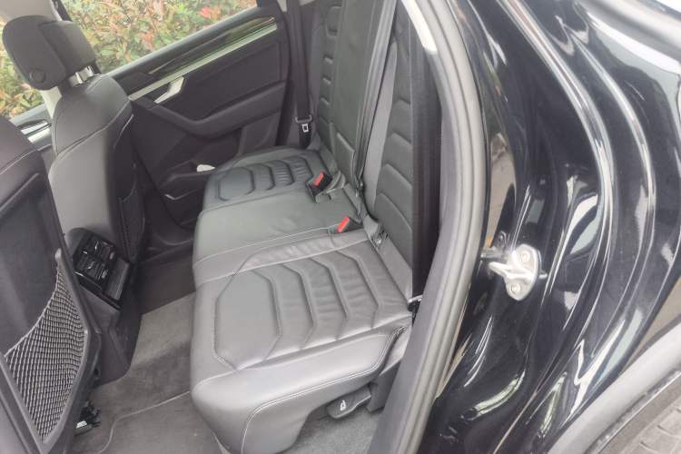Used Volkswagen Touareg 2021 2.0 TSI RuiShang Edition Left Rear Seat