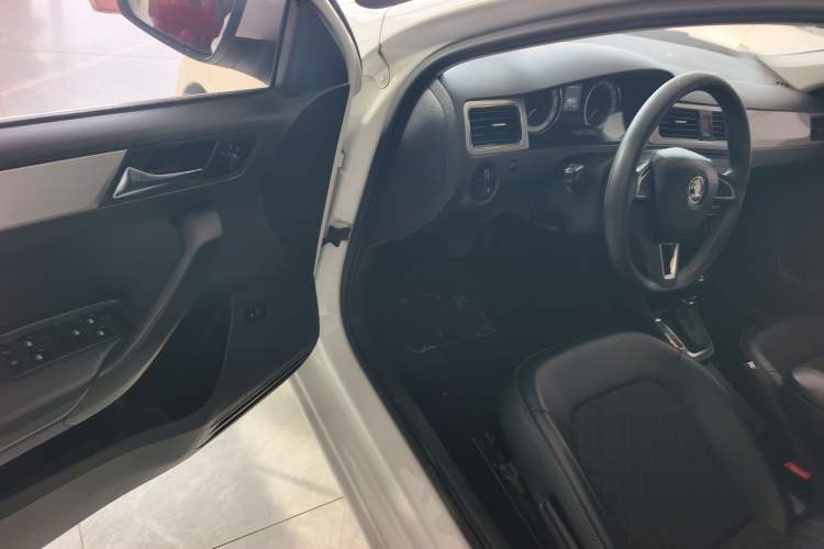 Used Skoda Rapid 2019 1.5L Automatic Comfort Edition China VI Standard