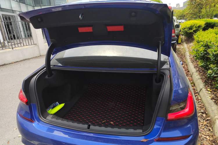 Used BMW 3 Series 2021 325Li M Sport Package Trunk