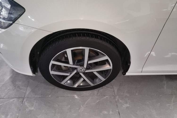 Used Volkswagen Golf 2020 200TSI DSG Comfortable and Ambitious Edition Left Front Wheel Hub