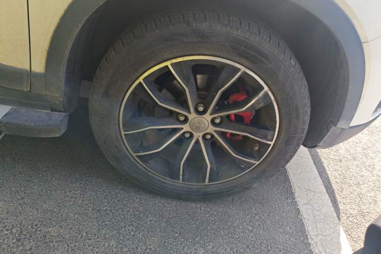 Used FAW Senya R7 2016 1.6L Manual Luxury Model
