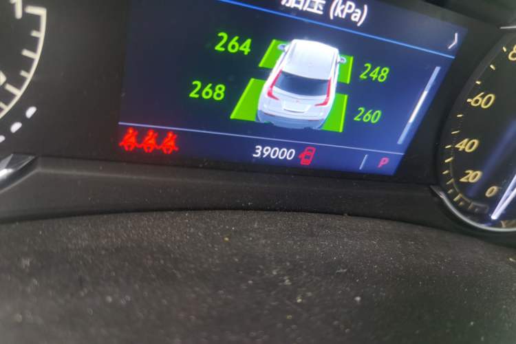 Used Cadillac XT4 2020 Revised Version 28T Two-Wheel Drive Leading Edition Odometer Close Up