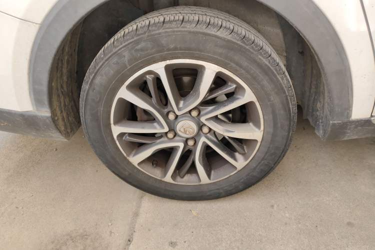 Used Baojun 730 2017 1.8L iAMT Luxury Version 7-Seater
