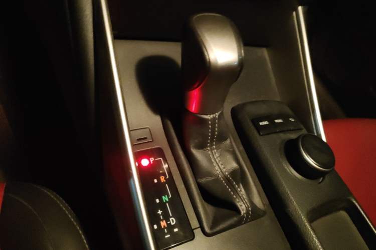 Used Lexus IS 2015 200T Leading Edition