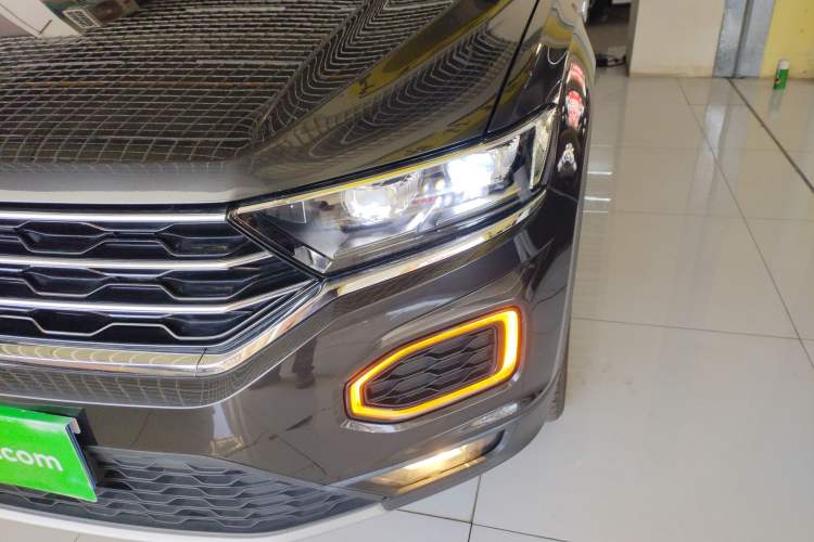 Used Volkswagen T-ROC 2021 280TSI DSG Two-Wheel Drive Comfort Connect Edition