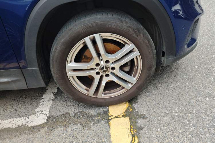 Used Mercedes-Benz GLB 2023 Refreshed GLB 200 Dynamic Edition Right Front Wheel Hub