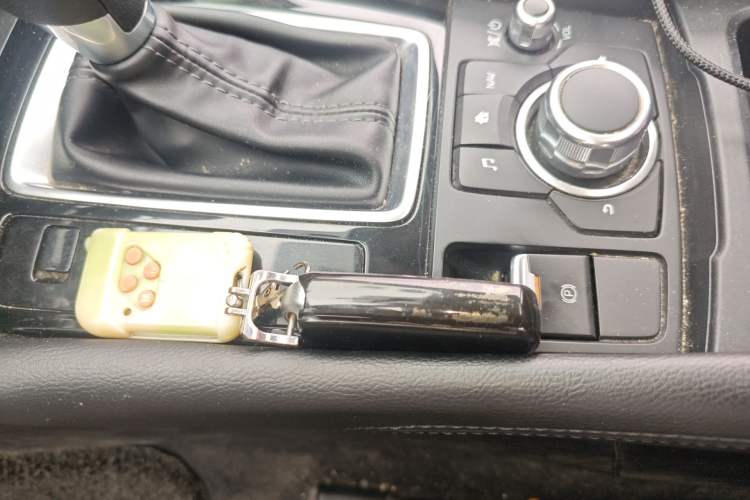 Used Mazda 3 Axela 2017 Sedan 1.5L Automatic Luxury Model China VI Standard
