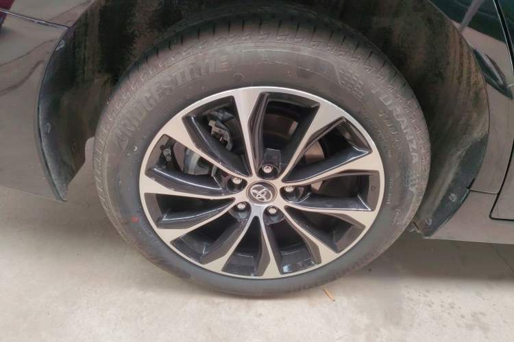 Used Toyota Avalon 2023 2.0L Luxury Edition Right Rear Wheel Hub