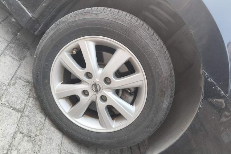 Used Nissan Sylphy 2012 Classic 1.6XE Manual Comfort Edition Right Front Wheel Hub