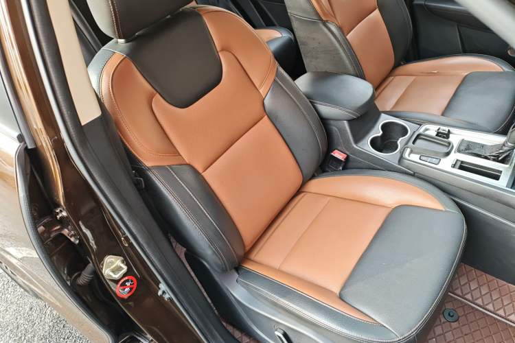 Used Geely Auto Vision X6 2016 1.3T CVT Flagship Model
