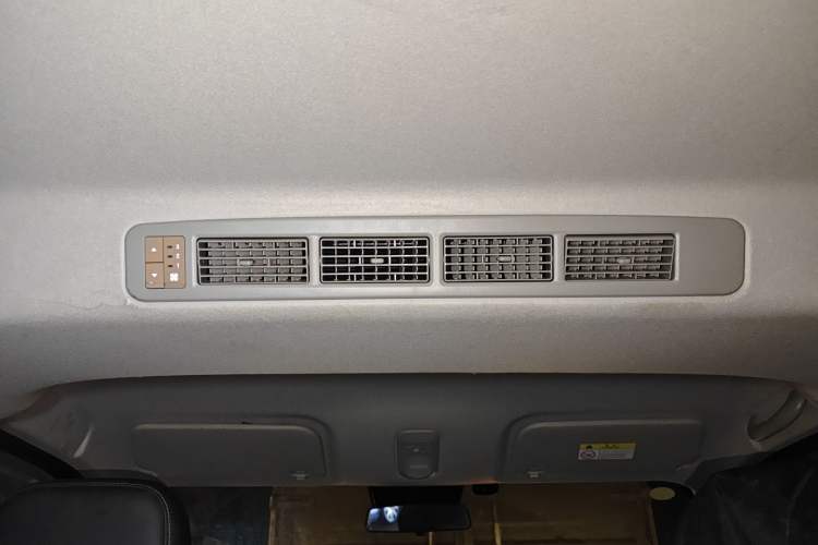 Used Ruichi EC75 2025 Model Passenger Vehicle Smart Driving Ultra-Charging Edition Superior I 52.16 kWh
