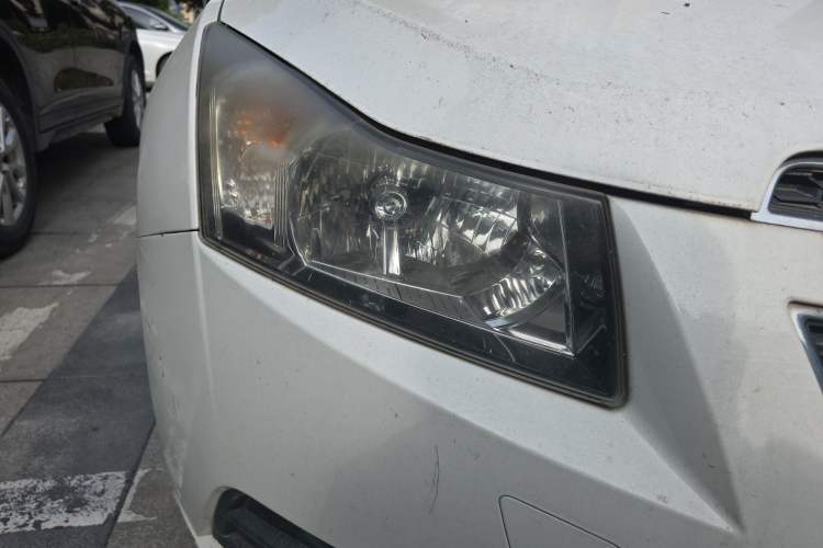 Used Chevrolet Cruze 2013 1.6L SL MT Right Front Headlight