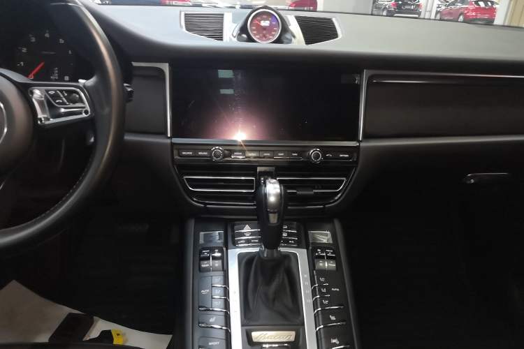 Used Porsche Macan 2021 Macan 2.0T