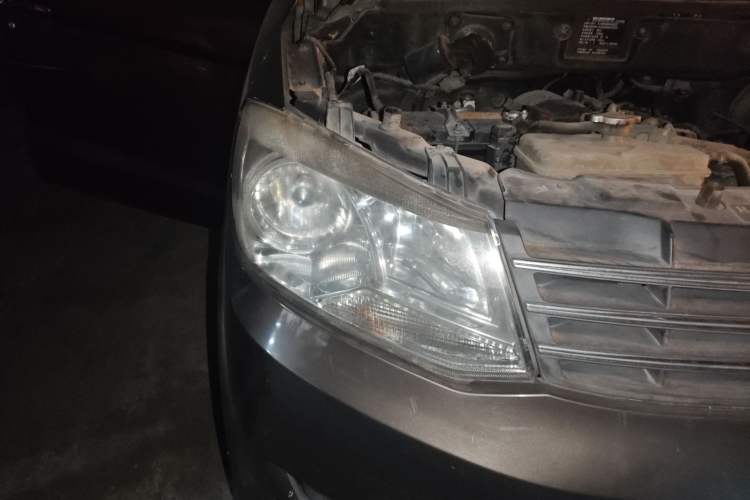 Used Dongfeng Fengon 330 2014 1.5L Manual Utility Version DK15 Right Front Headlight