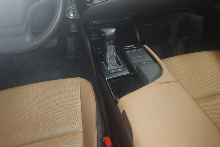 Used Lexus ES 2020 260 Excellence Edition
