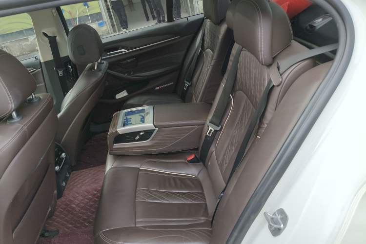 Used BMW 5 Series 2018 Facelifted 530Li Luxury Edition Premium Package
