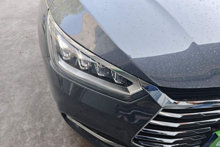 Used BYD Song 2020 Classic Edition 1.5T Automatic Elite Model Right Front Headlight