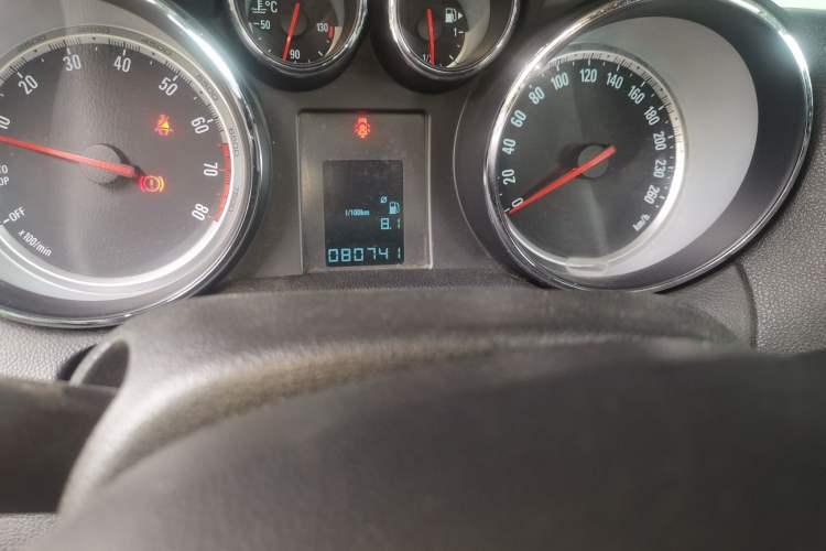 Used Buick Encore 2015 1.4T Manual Two-Wheel Drive Urban Advanced Model
