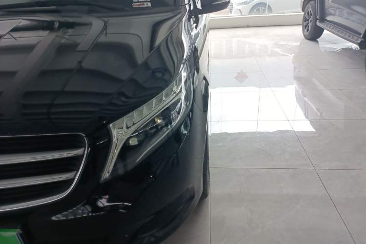 Used Mercedes-Benz V-Class 2017 V 260 Avantgarde Edition