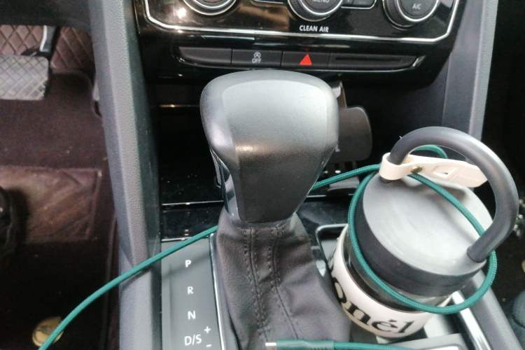 Used Volkswagen Teramont 2017 330TSI Two-Wheel-Drive Luxury Edition Gear Lever