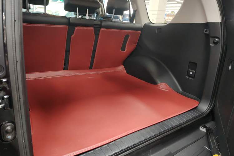 Used Toyota Prado 2016 2.7L Automatic Standard Edition Trunk