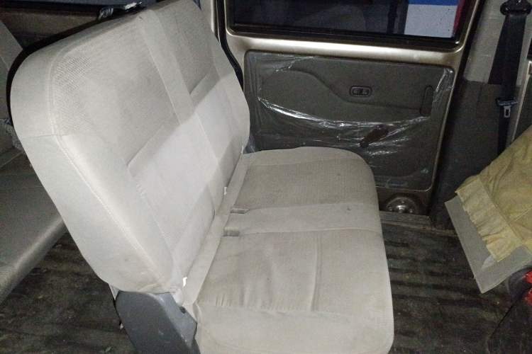 Used Wuling Rongguang V 2018 1.5L Practical Version Left Rear Seat