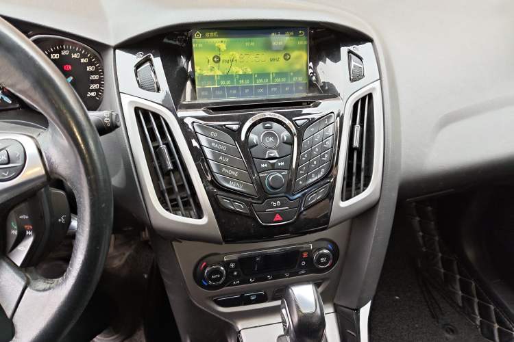 Used Ford Focus 2012 Hatchback 1.6L Automatic Fashion Edition
