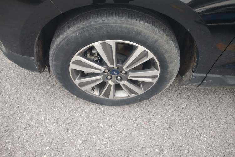 Used Ford Edge 2021 PLUS EcoBoost 245 Two-Wheel-Drive Platinum Edition 5 Seats