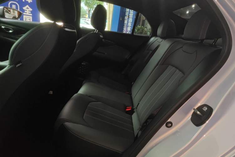 Used GAC Trumpchi EMPOW 2024 270T DCT Yingbao R-Style Edition Left Rear Seat