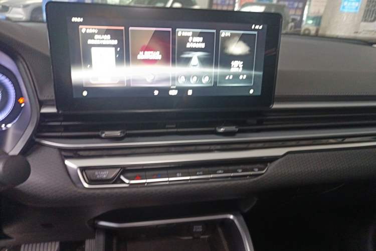 Used Geely Auto Emgrand 2022 4th Generation 1.5L CVT Luxury Model
