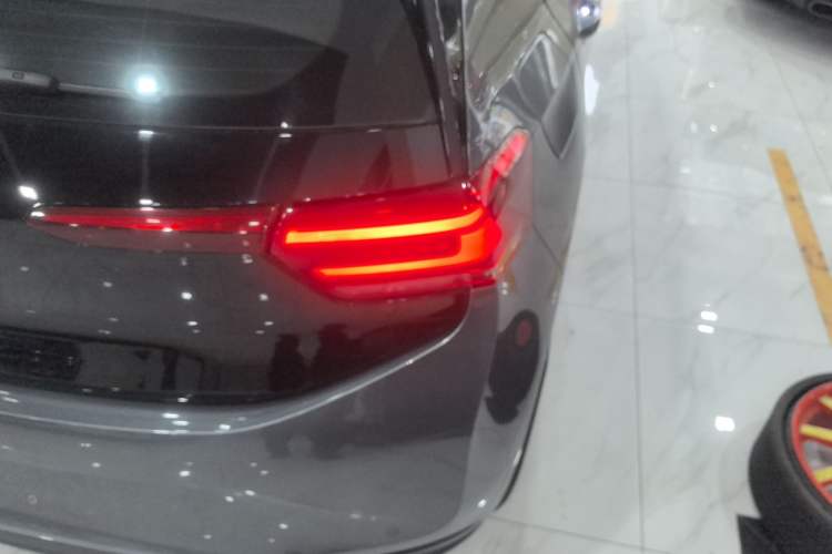 Used Volkswagen ID.3 2024 Outstanding Edition Exterior 3