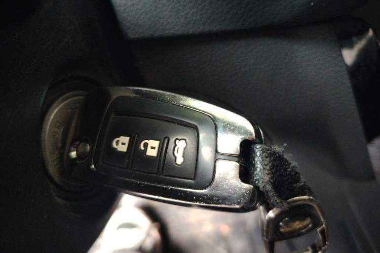 Used Nissan Sylphy 2016 Classic 1.6XL Manual Luxury Edition Vehicle Key