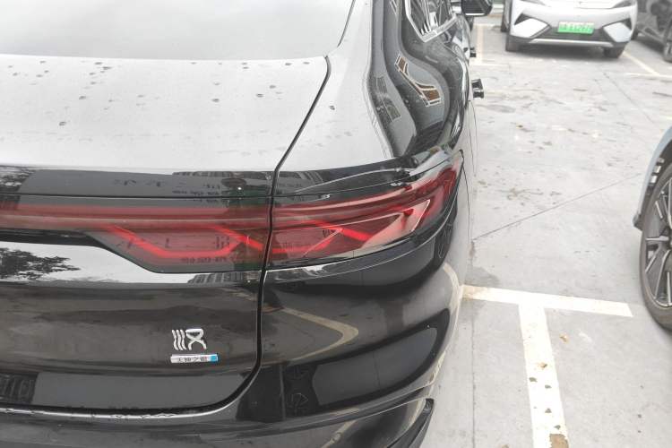 Used BYD Han 2025 DM-i Intelligent Driving Edition 245KM Prestigious Edition Exterior 3