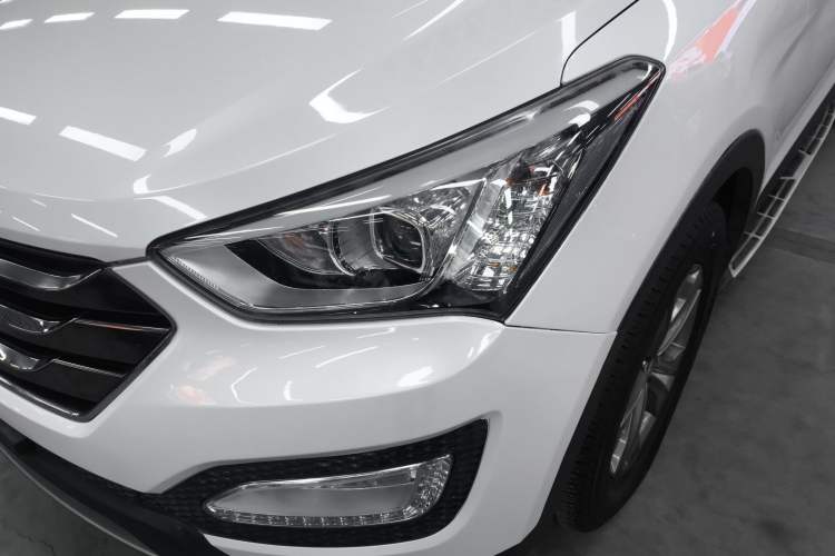 Used Hyundai Santa Fe 2013 2.4L Automatic Two-Wheel Drive Smart Version