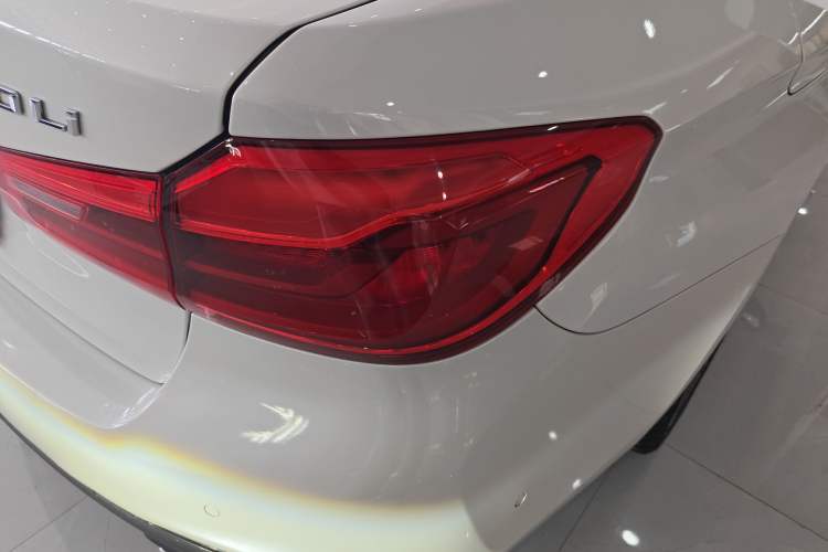 Used BMW 5 Series 2019 530Li Leading Model M Sport Package
