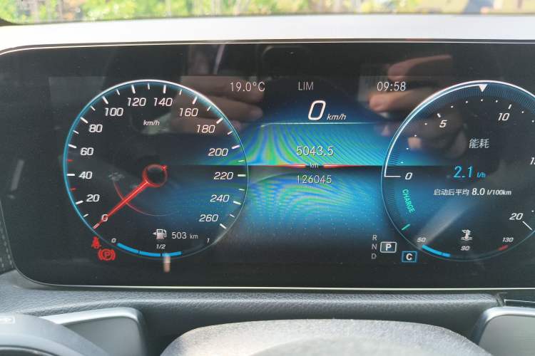 Used Mercedes-Benz GLB 2021 GLB 200 Fashion Model Odometer Close Up